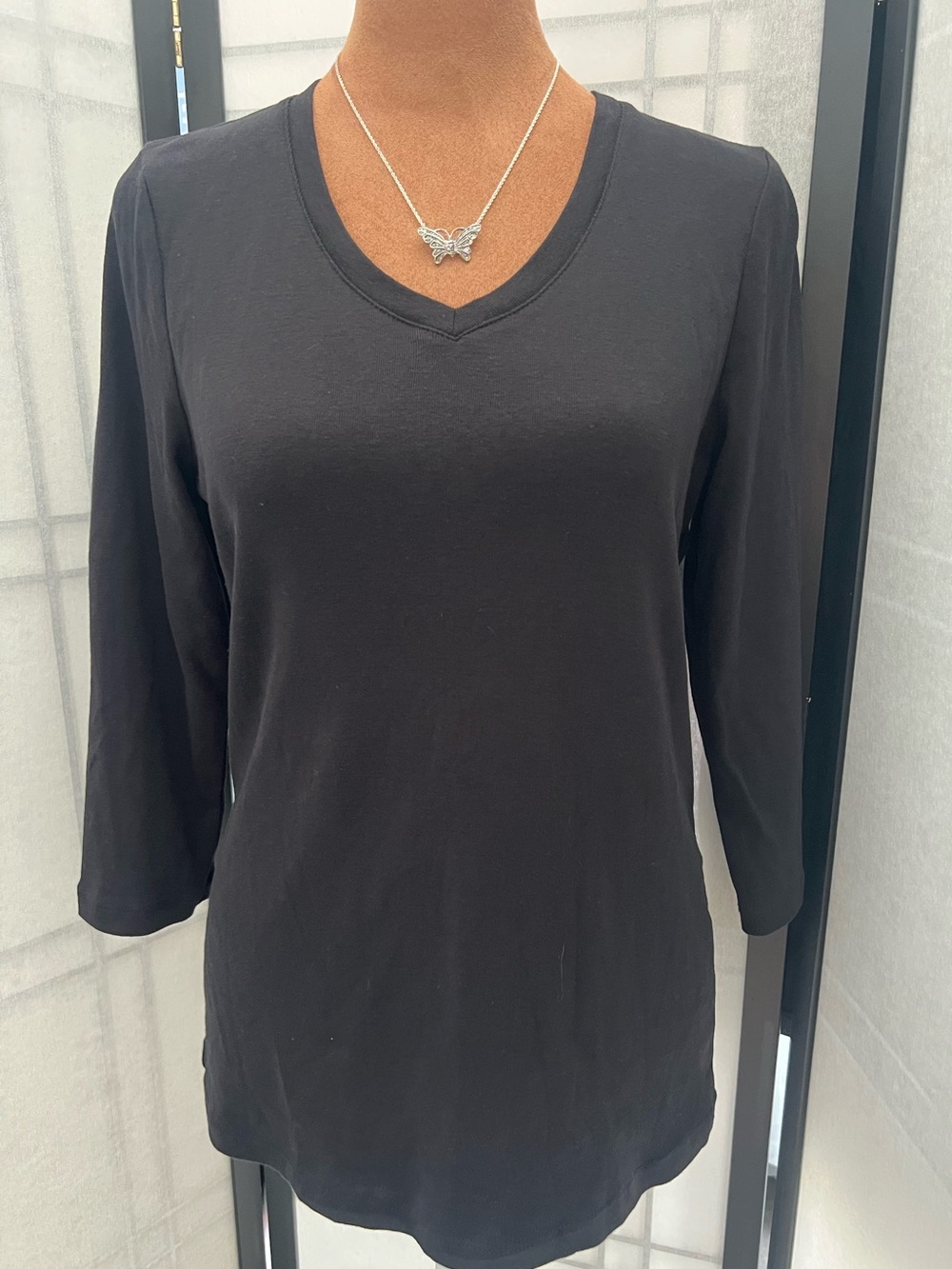 St. John's Bay Black V-Neck 3/4 Sleeve Tee